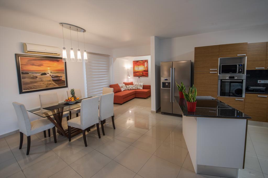 Skylight Megaron Apartment Larnaca Exterior photo